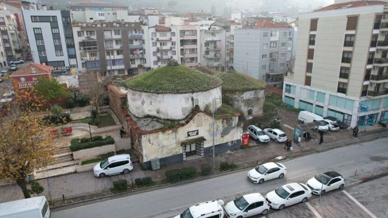 Manisa'da 6 Asırlık Alaca Hamamı Satışa Çıkıyor! 15