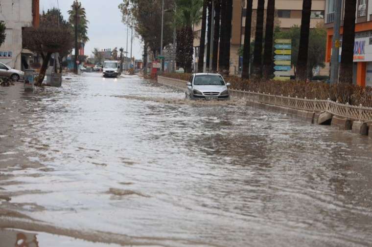 Hatay'ın İskenderun ilçesi sular altında kaldı 2