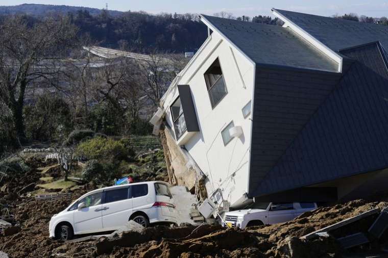 Japonya'yı Vuran Büyük Deprem: Hayatını Kaybedenlerin Sayısı 30'a Yükseldi 6