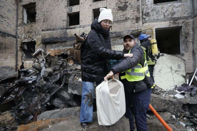 Rusya Kiev ve Harkov'u vurdu: 4 kişi hayatını kaybetti 10