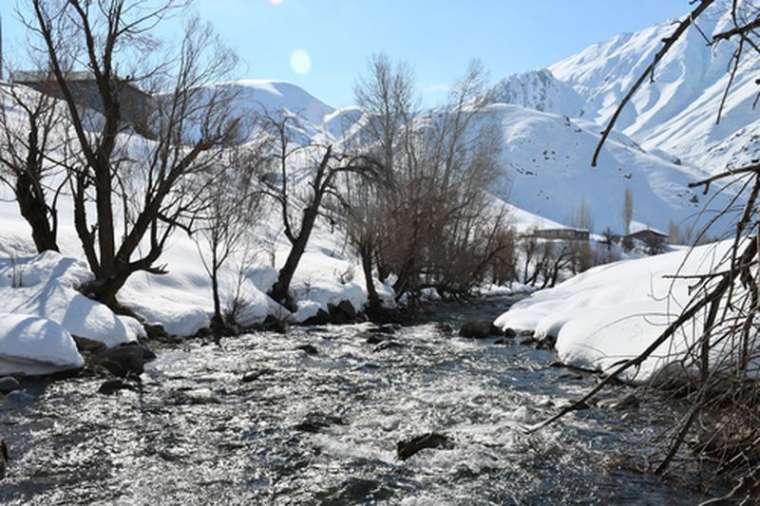 Karla kaplı dere yatakları dronla görüntülendi 1