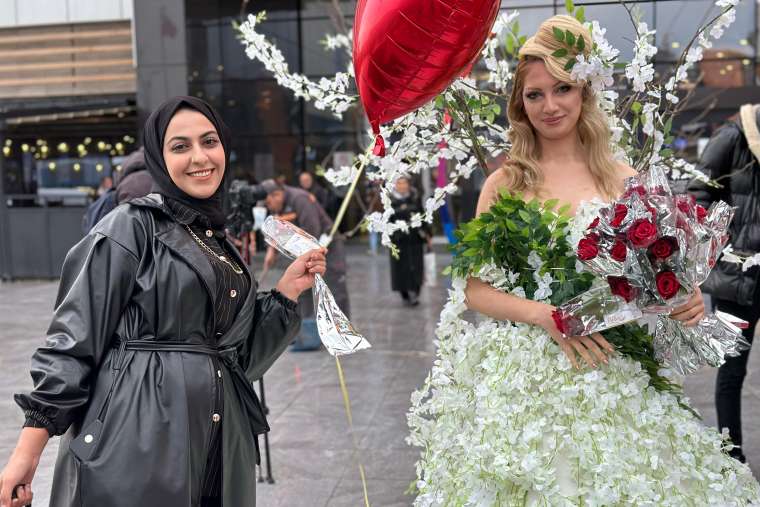 Sevgililer Günü İçin Özel Gelinlik Tasarladı! 3