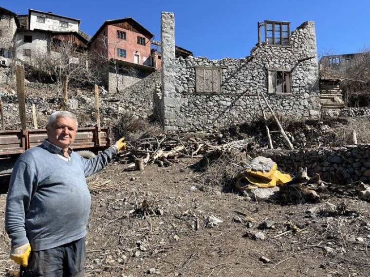 Yusufeli Barajı Tam Kapasiteyle Elektrik Üretimine Ulaştı: Çeltikdüzü Köyü Yeniden Görünür Hale Geldi 9