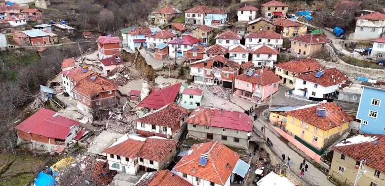 TOKAT’TA HEYELAN FELAKETİ KÖYE VURDU 1