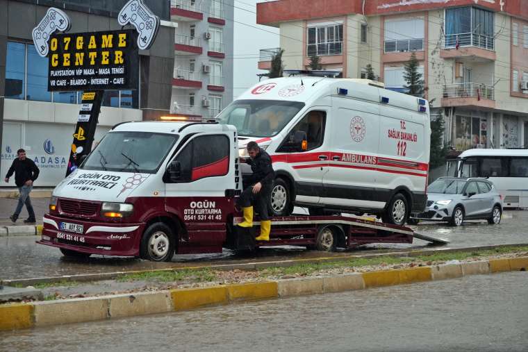 Antalya sulara teslim oldu 11