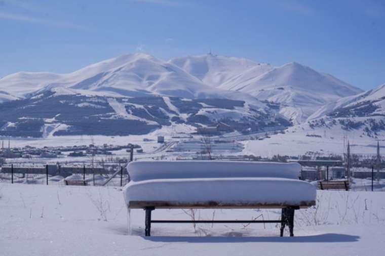 Meteoroloji'den kar ve çığ uyarısı! Şehir beyaza büründü 11