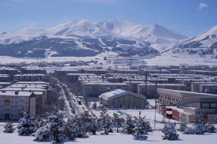 Meteoroloji'den kar ve çığ uyarısı! Şehir beyaza büründü 10