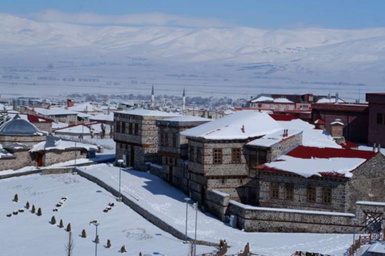 Meteoroloji'den kar ve çığ uyarısı! Şehir beyaza büründü 9