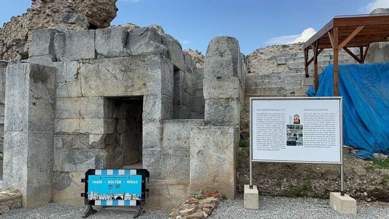 İznik Roma Tiyatrosu ve Tarihi Surlar Restorasyonla Turizme Açıldı 1