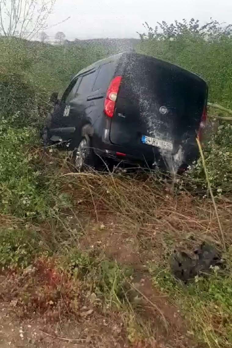 Aracı tarlaya uçan genç kendini tokatlamaya başladı 2