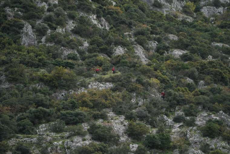 Manisa'nın Spil Dağı'nda Dere İçerisinde Erkek Ces*di Bulundu 5