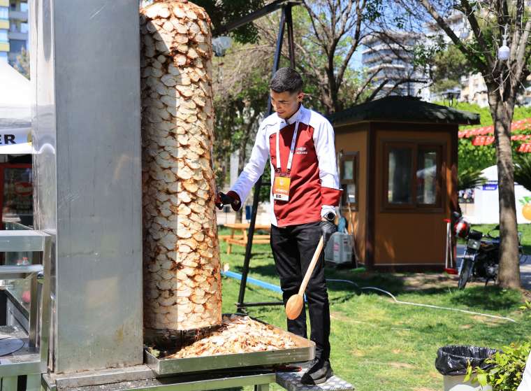 Adana'yı Saran Karnaval Heyecanına Vatandaşlar Akın Etti 1