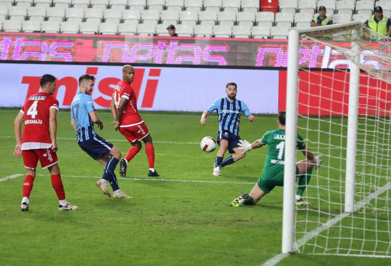 Antalyaspor Adana Demirspor'u son dakikalarda attığı golle yendi 10