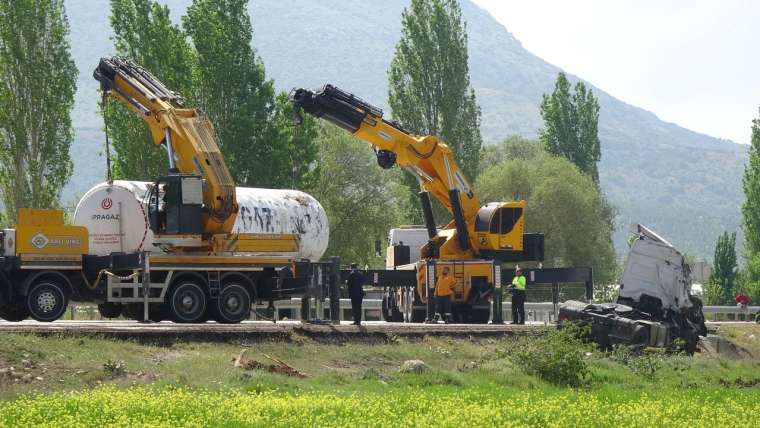 Faciadan böyle dönüldü! Delinen tankerdeki LNG 13 saatte tahliye edildi 10