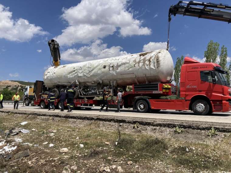 Faciadan böyle dönüldü! Delinen tankerdeki LNG 13 saatte tahliye edildi 5