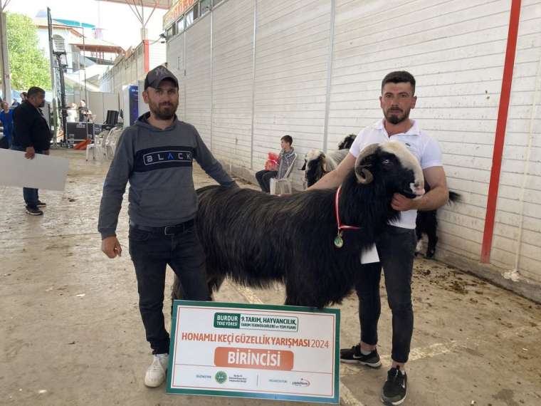 Burdur'da gelenek değişmedi! İşte Honamlı Teke ve Koç Güzellik Yarışması 7