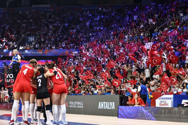 FIVB Kadınlar Voleybol Milletler Ligi'nde Antalya etabından Nefes Kesen Kareler 2