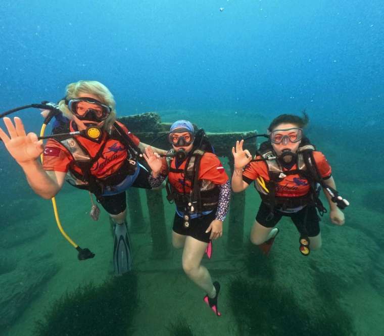 Dalsın Kızlar! Antalya'da 90 kadın su altını keşfetti 10