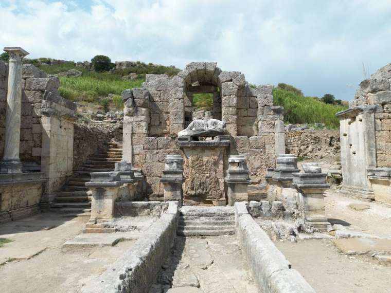 Tam 1800 yıl sonra! Perge Antik Kenti Kestros Çeşmesi suya kavuşuyor 2