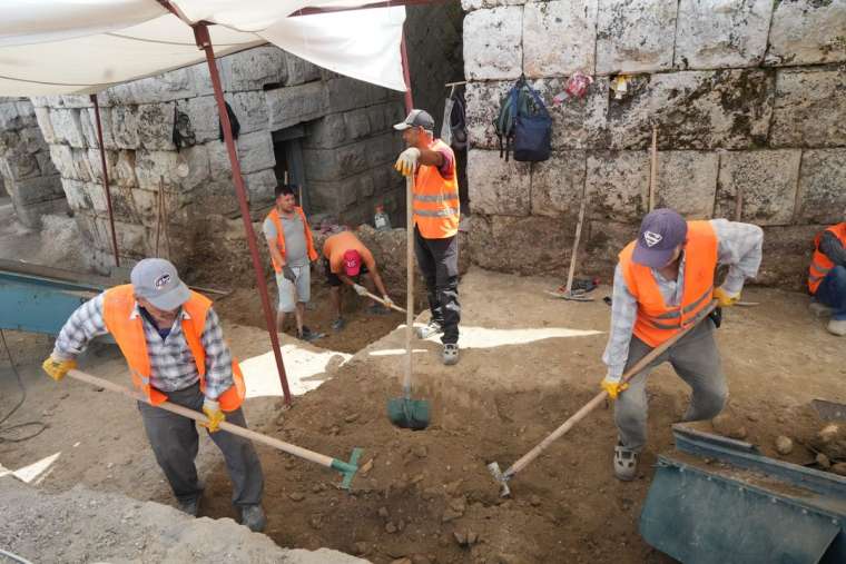 Tam 1800 yıl sonra! Perge Antik Kenti Kestros Çeşmesi suya kavuşuyor 6