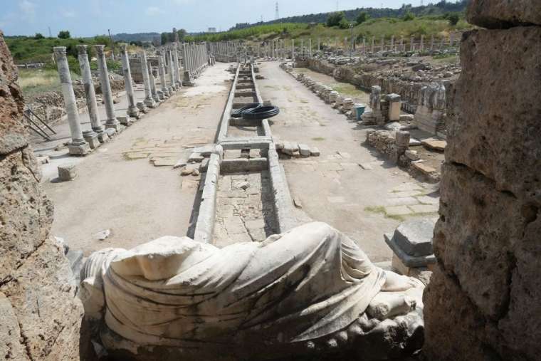 Tam 1800 yıl sonra! Perge Antik Kenti Kestros Çeşmesi suya kavuşuyor 5