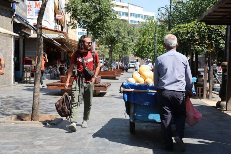 Evden kovulunca gezgin oldu: 7 ülke 70 şehir gezdi 5