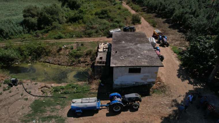 Mustafakemalpaşa’da Çiftçiler Su İçin Çamura Gömülüyor 6