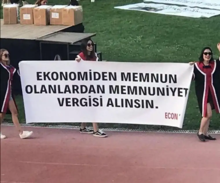 ODTÜ Mezuniyet töreninde pankartlar sosyal medyada gündem oldu! İşte o pankartlar 15