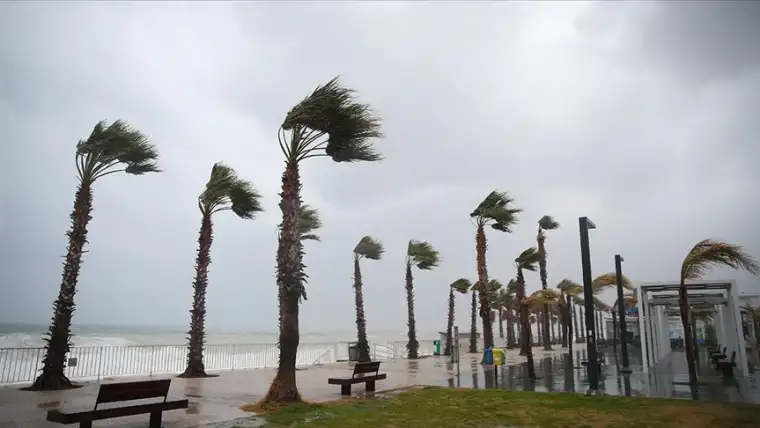 Antalya ve Çevresinde Sağanak ve Gök Gürültülü Yağışlar Bekleniyor