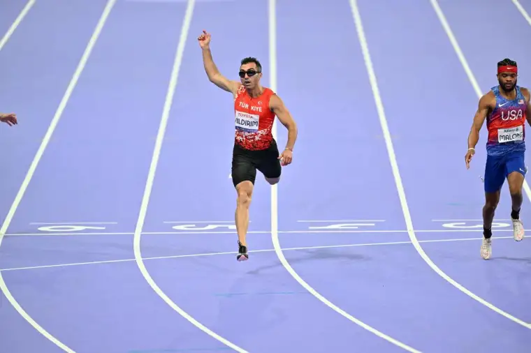 Serkan Yıldırım 100 Metre Finalinde Altın Madalya Kazandı