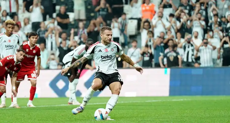 Beşiktaş Süper Lig'de Üst Üste 3'üncü Galibiyetini Aldı