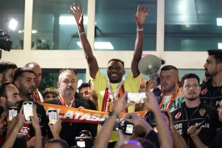 Galatasaray'ın Yeni Transferi Victor Osimhen İstanbul'a Geldi