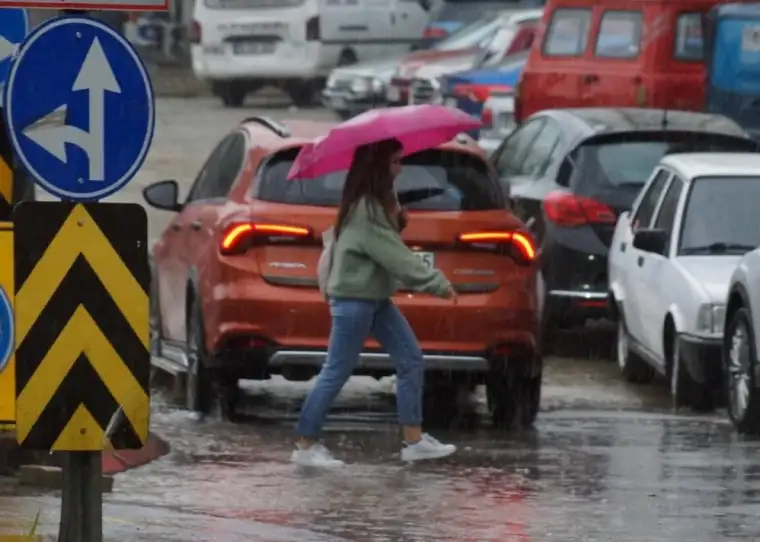 Aydın'da Parçalı Bulutlu Hava Devam Edecek: Yerel Yağmurlar Bekleniyor