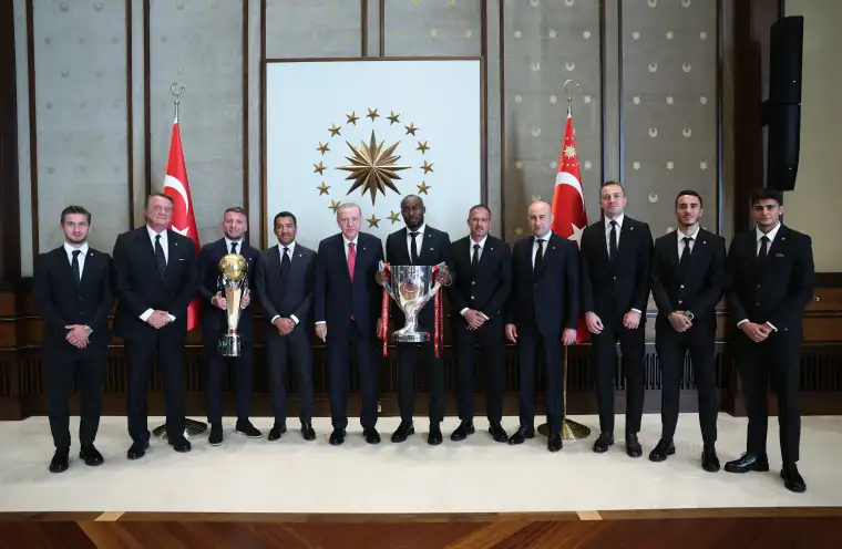 Cumhurbaşkanı Erdoğan Beşiktaş'ı külliyede ağırladı