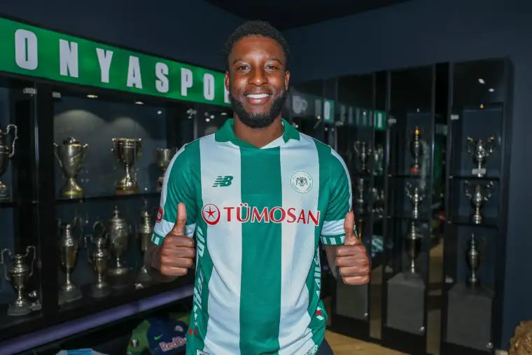 Konyaspor Riechedly Bazoer ile 2 yıllık sözleşme imzaladı