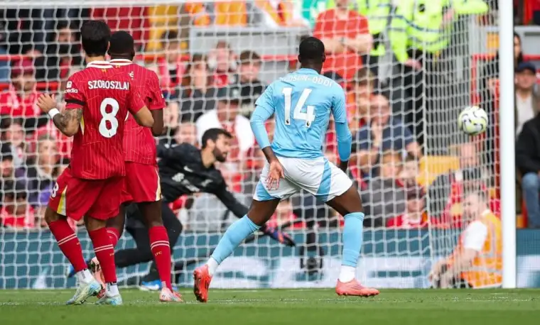 Nottingham Forest Liverpool'u 55 Yıl Sonra Anfield'da Mağlup Etti