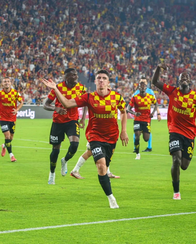  Göztepe Savunmadaki Başarısıyla Süper Lig’e Damga Vuruyor