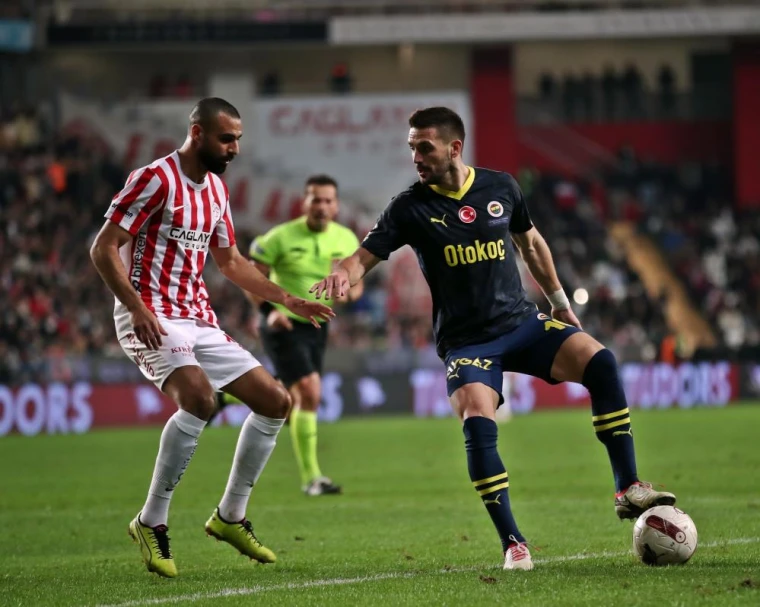 Fenerbahçe Antalyaspor Deplasmanında 3 Puan Almak İstiyor